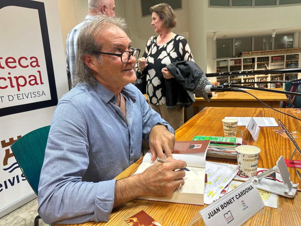 Cuando los dioses fenicios regresaron a Ibiza: Crónica de una&nbsp;presentación